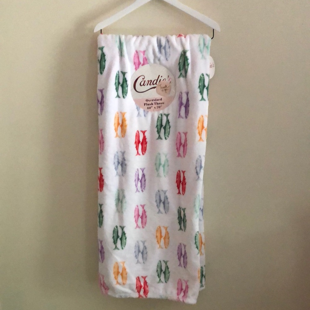 Candie's Vibrant SARDINE Fish Pattern Throw Blanket